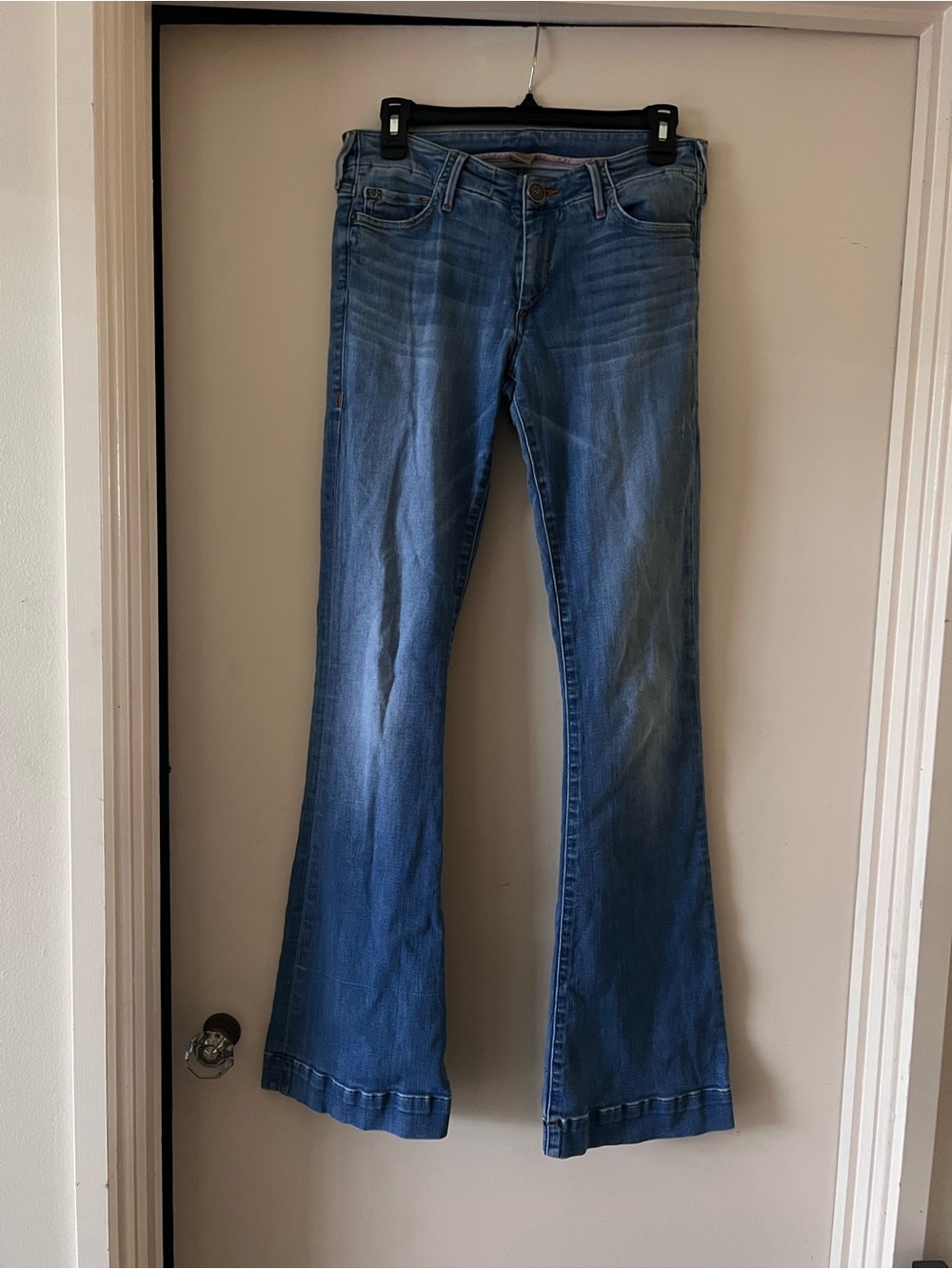 True Religion Jeans Size 27 Inseam approximately 34